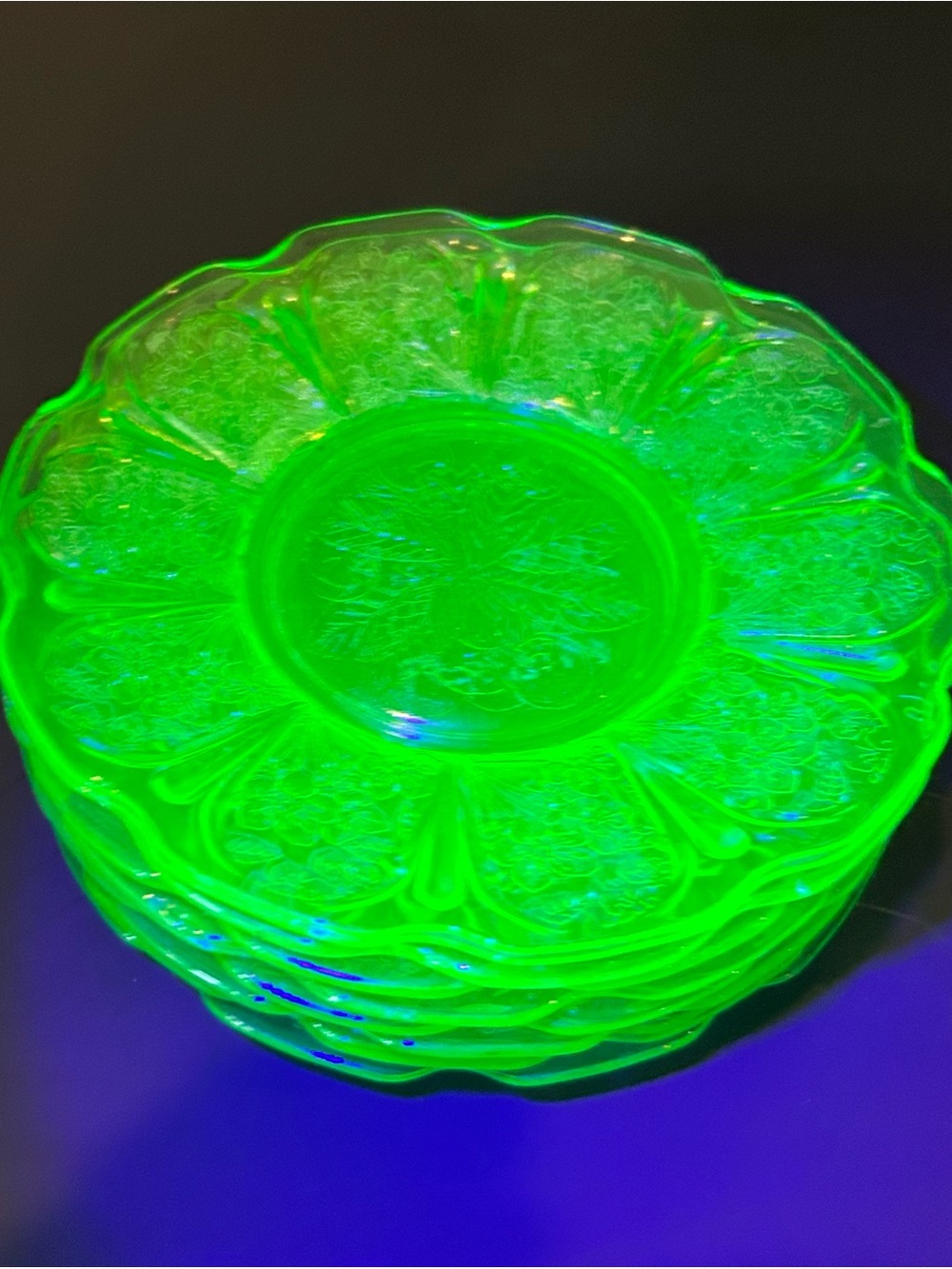 Jeannette Glass Cherry Blossom Uranium 6” Plates Set of 8 Vintage UV Glow - Picture 4 of 8